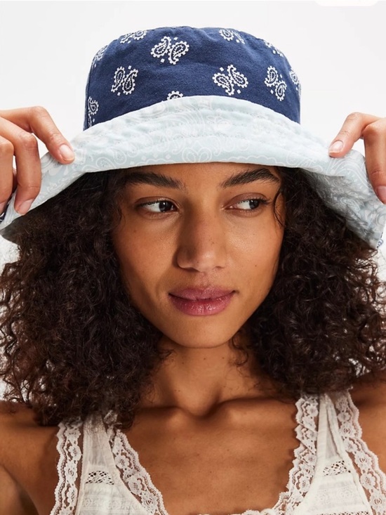 Free People Bandana Bucket Hat #41 - Picture 3 of 7